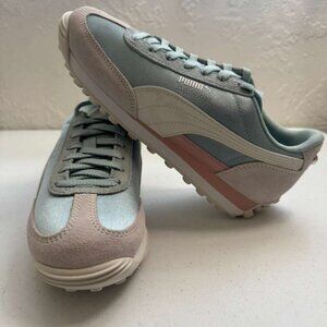 NEW - Puma Easy Rider Water Women size 5